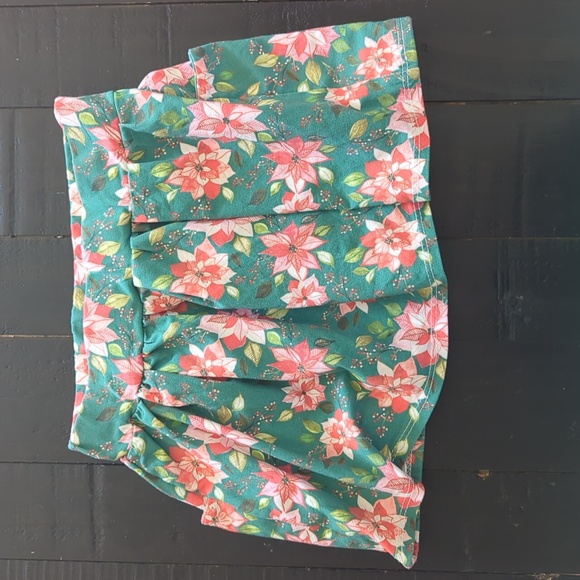 Christmas Poinsettia Skirt with Pockets - Picture 2 of 2